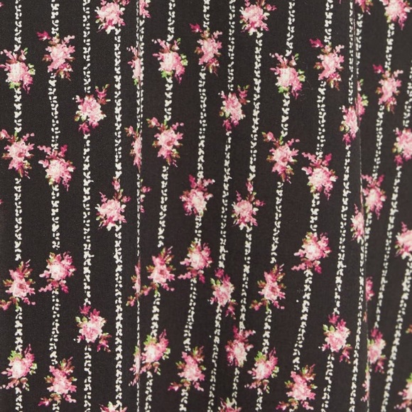 WAYF nevaeh smocked midi dress - Picture 3 of 7